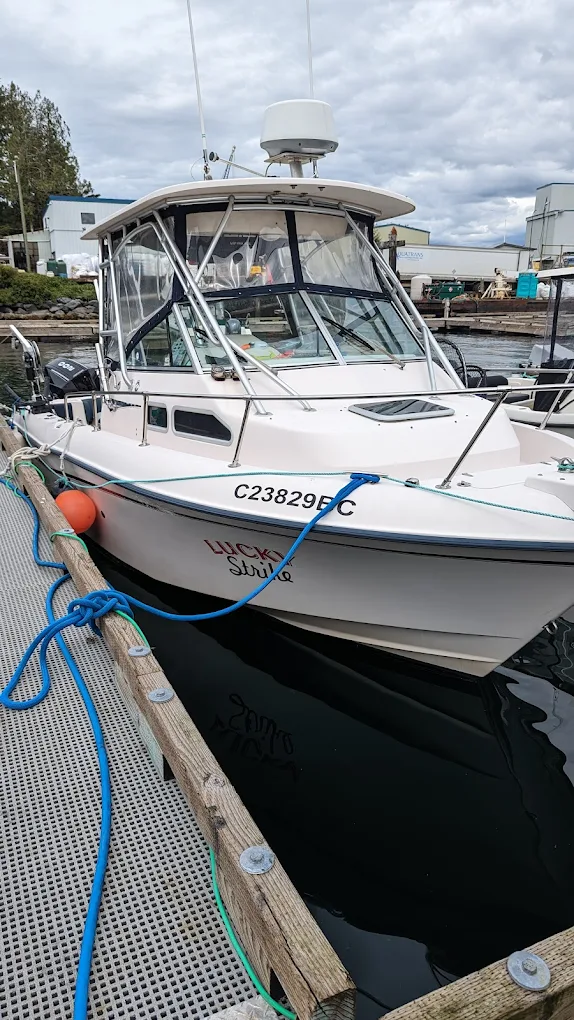 Lucky Strike Sportfishing Tofino
